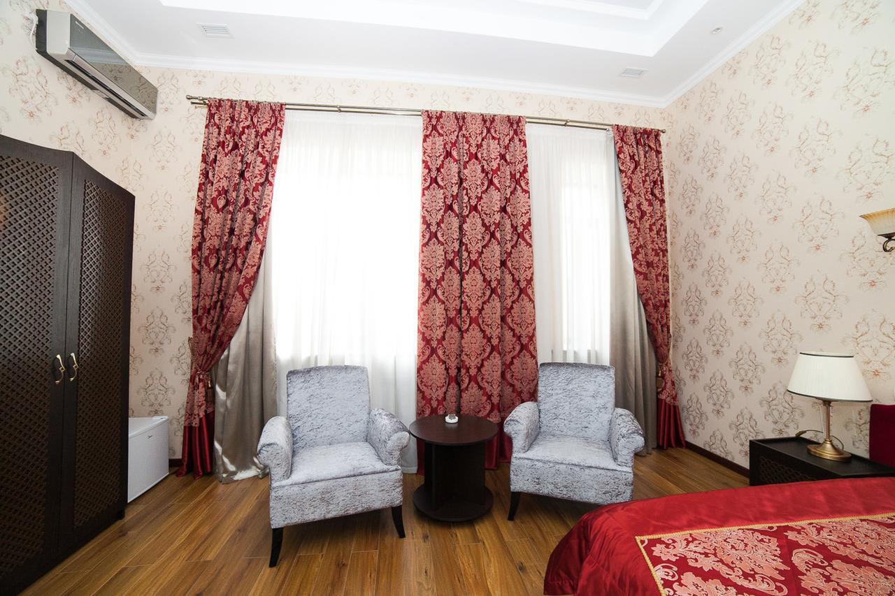 Park Hotel Karagandy Extérieur photo