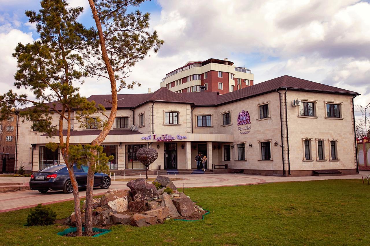Park Hotel Karagandy Extérieur photo