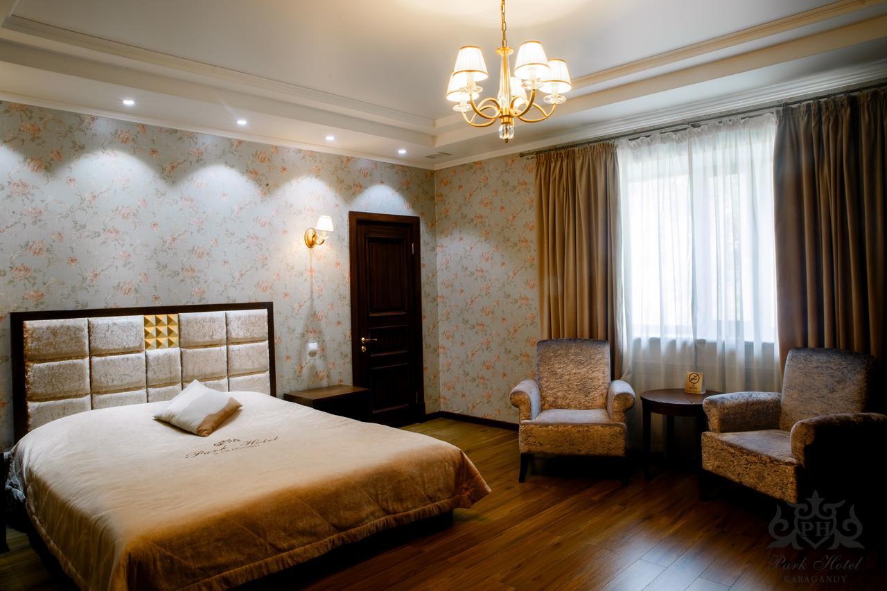 Park Hotel Karagandy Extérieur photo