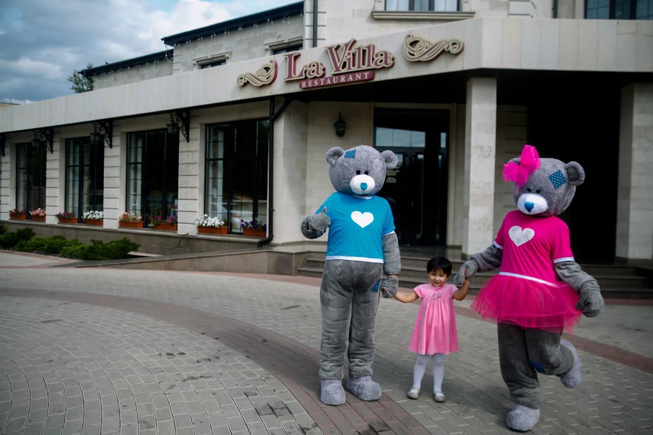 Park Hotel Karagandy Extérieur photo