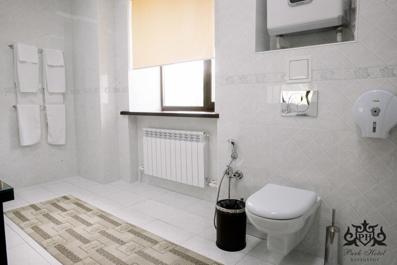 Park Hotel Karagandy Extérieur photo
